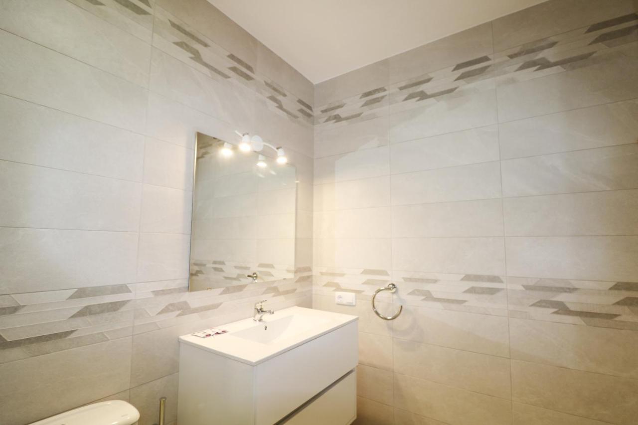 Villa Las Marinas - 4, Con Piscina Privada Y A 5 Minutos De La Playa Arenal d'en Castell Ngoại thất bức ảnh